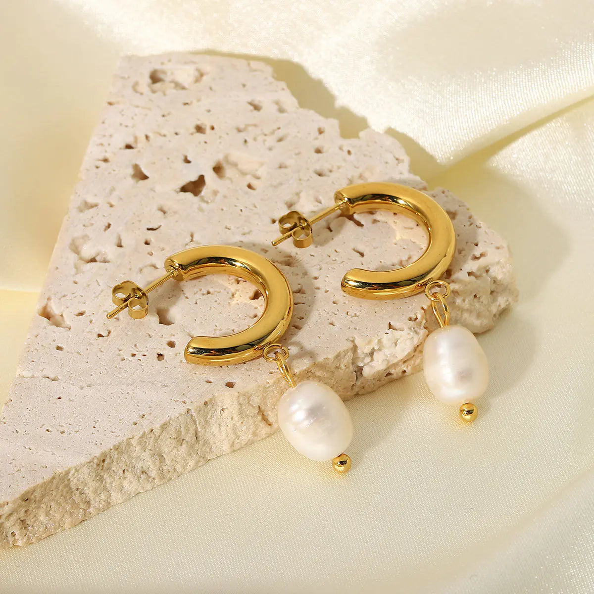 Fashion Pearl 18K Gold Stainless Steel Earrings