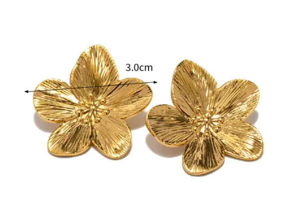 Retro Petal Gold Stud Earrings