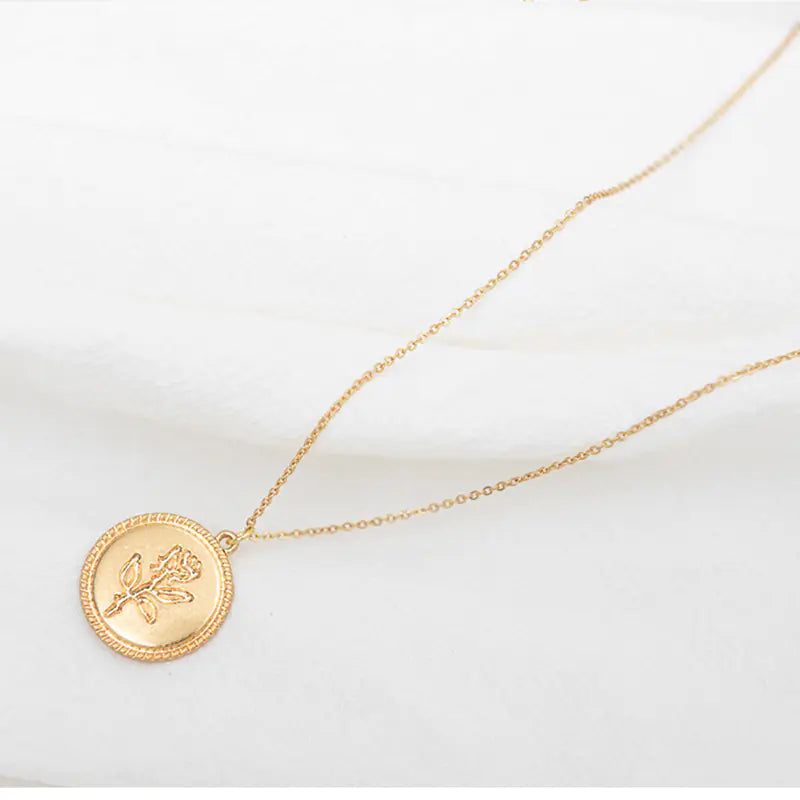 Simple Alloy Pendant Necklace with Rose Flower Charm