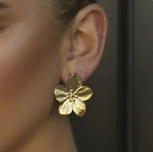 Retro Petal Gold Stud Earrings