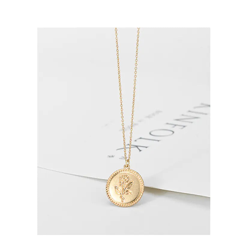 Simple Alloy Pendant Necklace with Rose Flower Charm