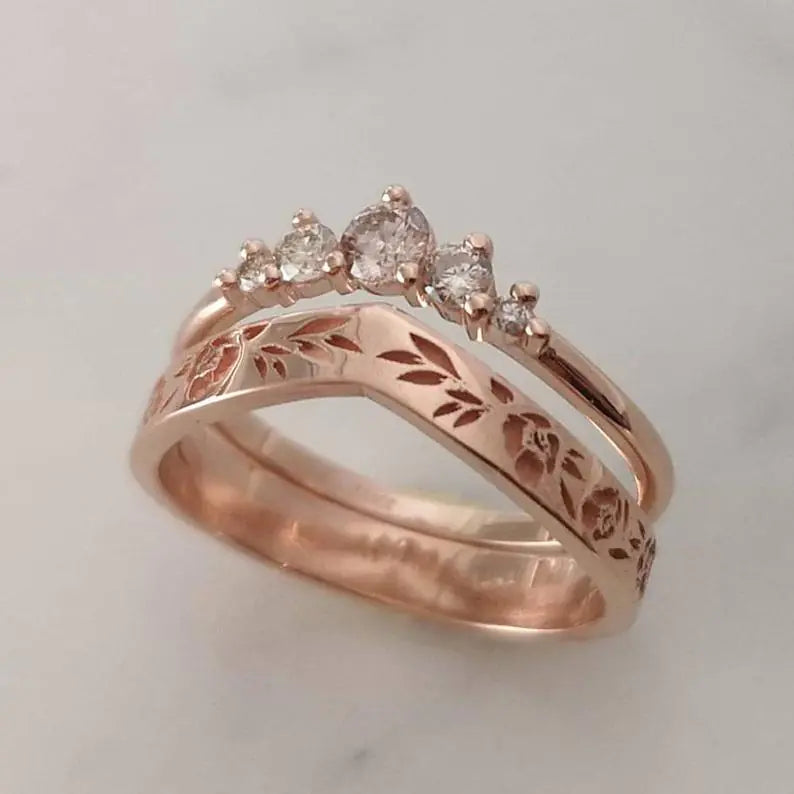 Simple Diamond V-Shaped Wreath Ring