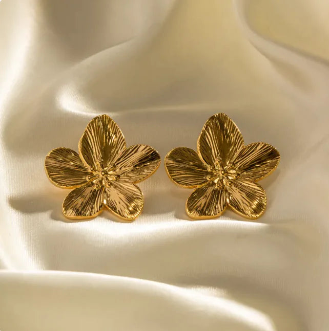 Retro Petal Gold Stud Earrings