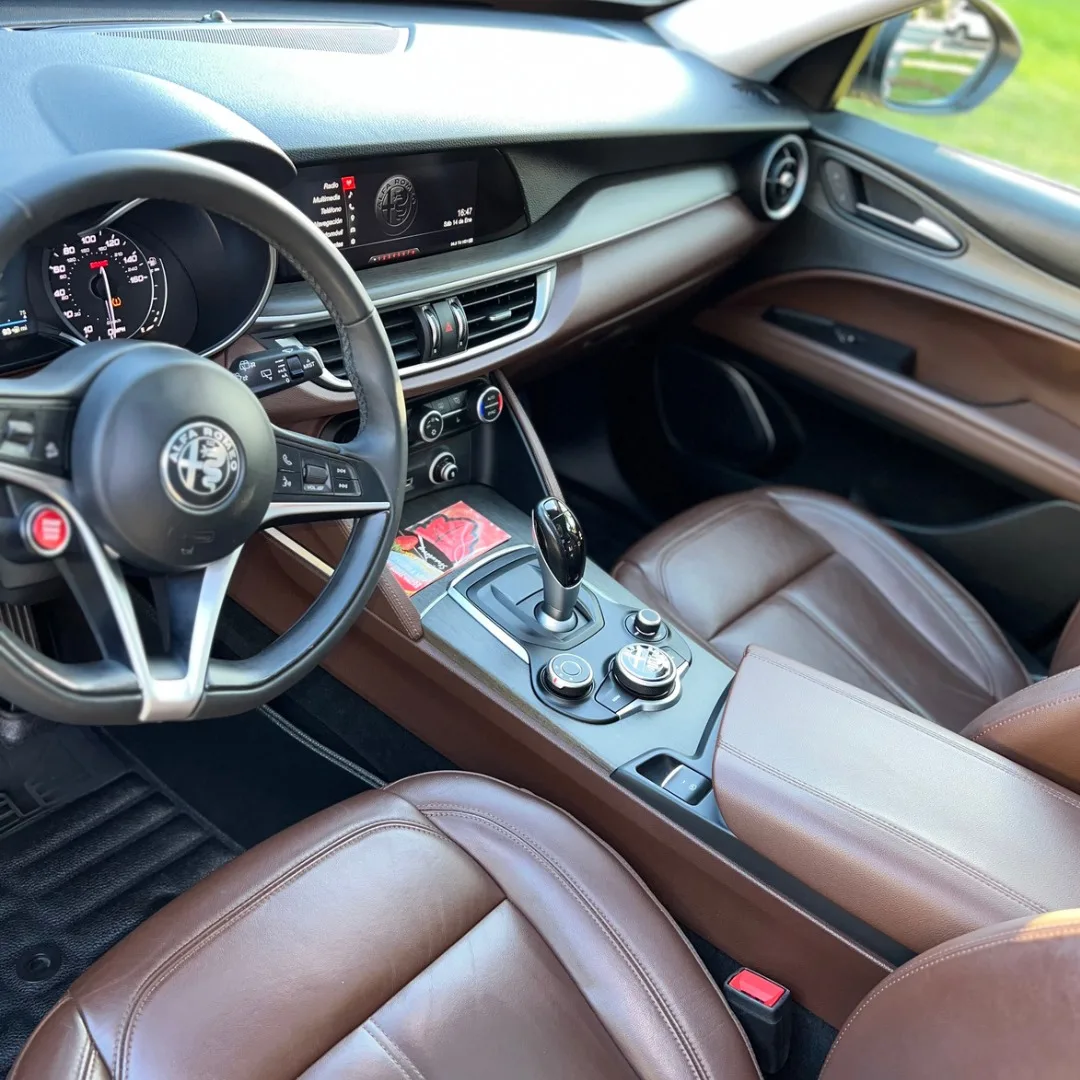 Mini-Interior Detail